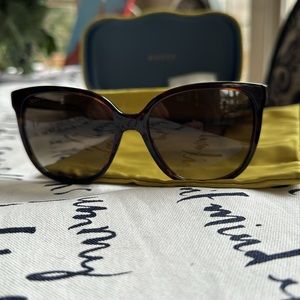 Gucci sunnies. NWOT